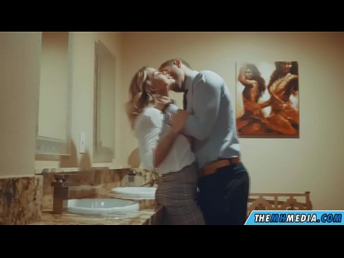 ❤️ ווען אַ באַסטי בלאָנדע סידוס איר אין אַ ציבור אָפּטריט ❤️❌ פּאָרנאָ ביי yi.it-com.top